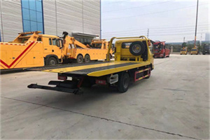 九寨沟非事故拖车